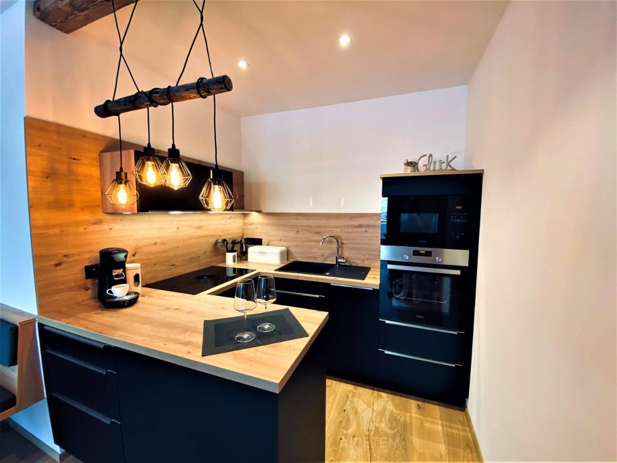 Arietem-Apartment - By Mynests เกริบมิง ภายนอก รูปภาพ
